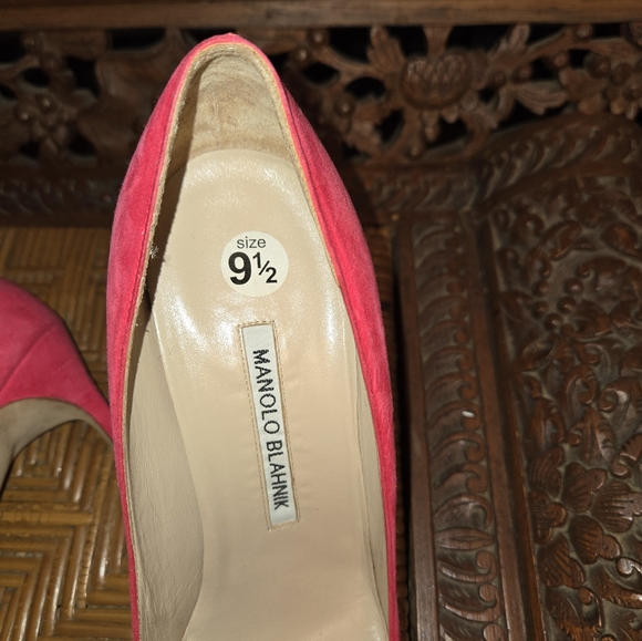 Fabulous Bright Pink Monolo Blahnik Pumps - Picture 5 of 5